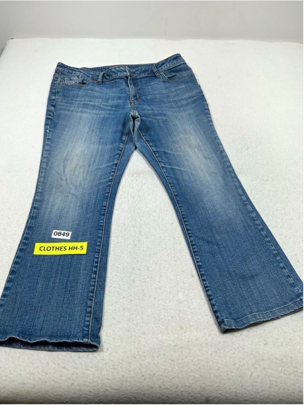 Women’s express Bootcut Stretch Light Wash Blue Studded 5-Pocket Jeans Size 16